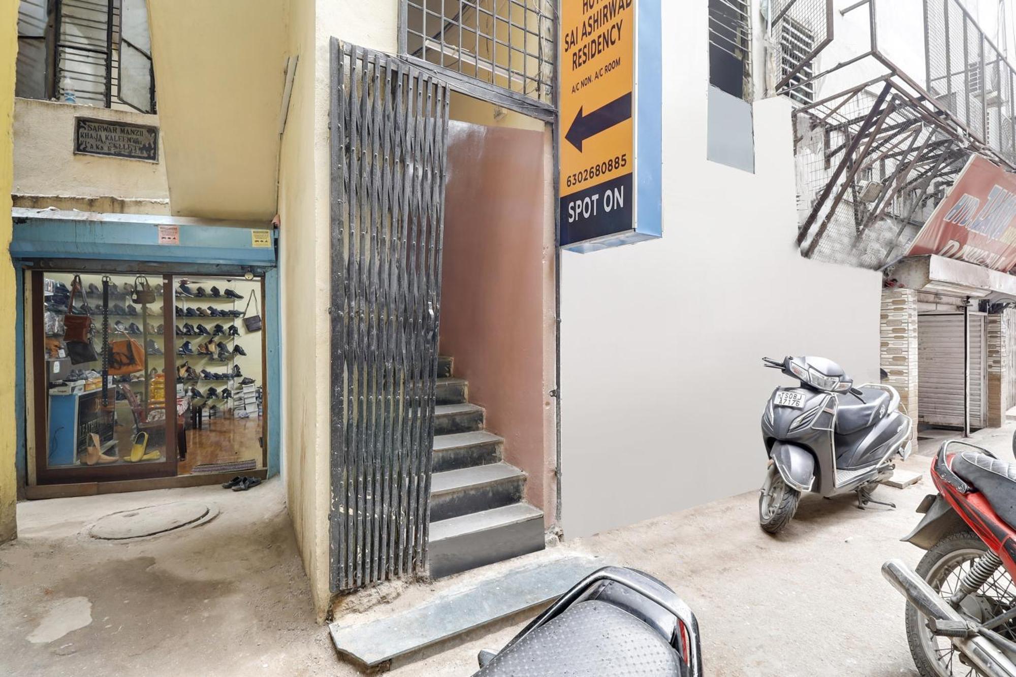 Spot On Hotel Sai Ashirwad Residency Hyderabad Esterno foto