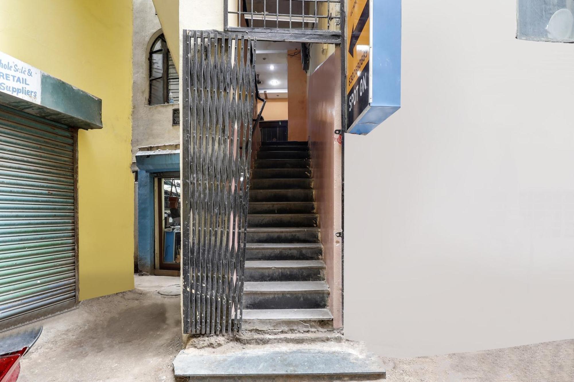 Spot On Hotel Sai Ashirwad Residency Hyderabad Esterno foto