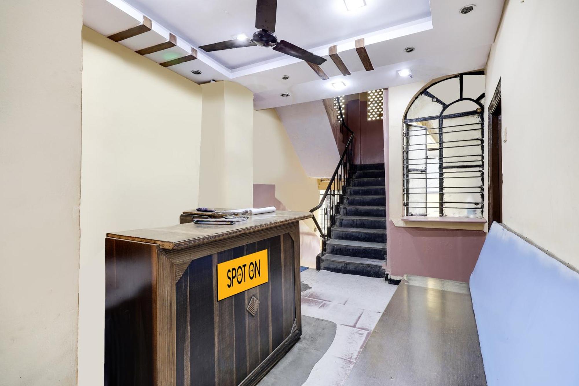 Spot On Hotel Sai Ashirwad Residency Hyderabad Esterno foto